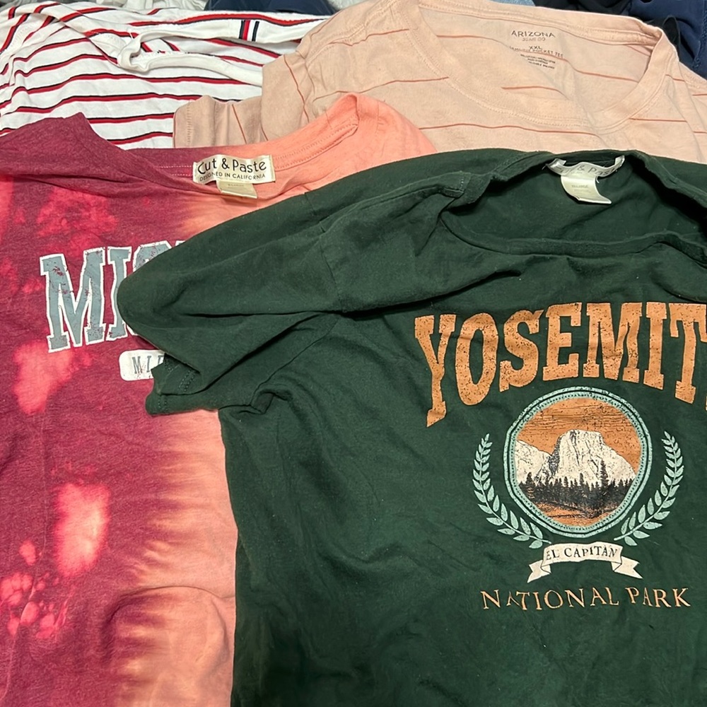 Hi! Im currently cleaning out closet and Im going to be selling some clothes.